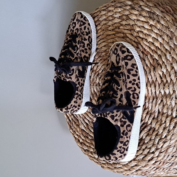 Tretorn Shoes - TRETORN WOMENS NYLITE 2 PLUS TAN/BLACK LEOPARD PRINT SUEDE SNEAKERS 7‎